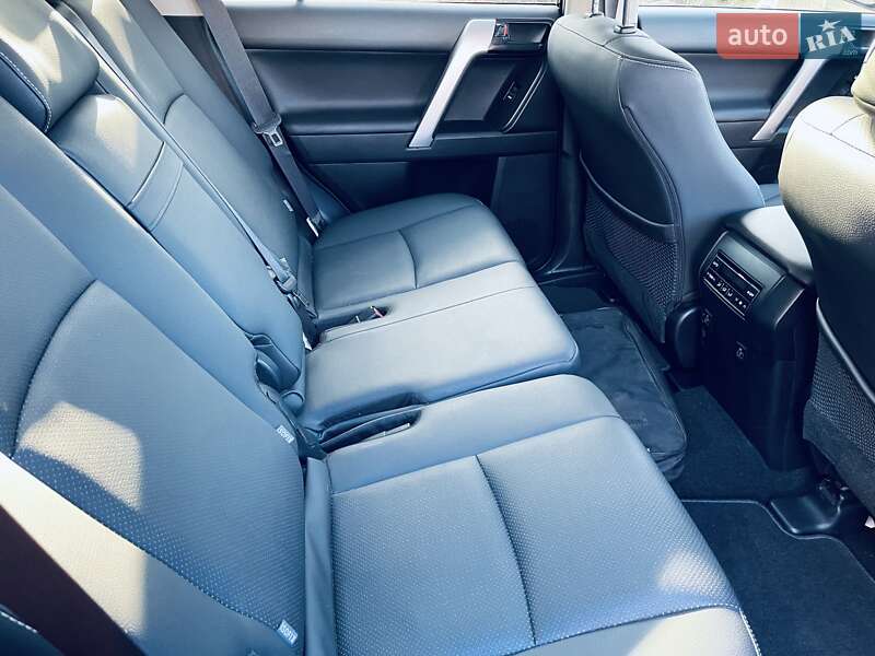 Внедорожник / Кроссовер Toyota Land Cruiser Prado 2019 в Киеве фото 13 Внедорожник / Кроссовер Toyota Land Cruiser Prado 2019 в Киеве