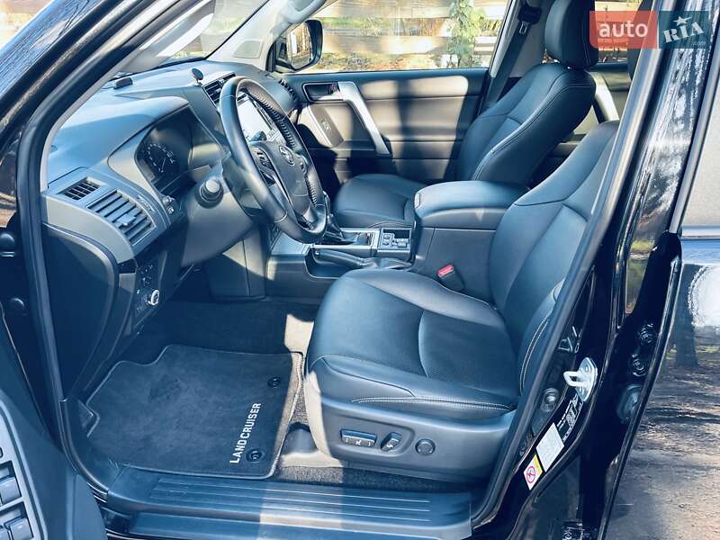 Внедорожник / Кроссовер Toyota Land Cruiser Prado 2019 в Киеве фото 16 Внедорожник / Кроссовер Toyota Land Cruiser Prado 2019 в Киеве