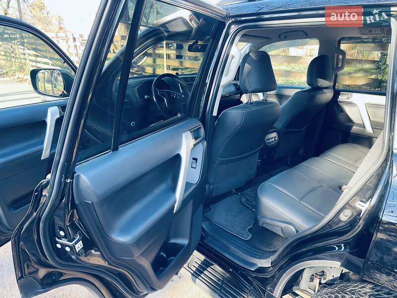 Внедорожник / Кроссовер Toyota Land Cruiser Prado 2019 в Киеве фото 25 Внедорожник / Кроссовер Toyota Land Cruiser Prado 2019 в Киеве