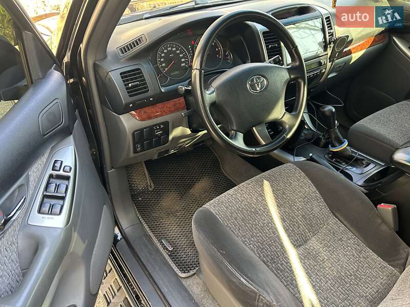 Внедорожник / Кроссовер Toyota Land Cruiser Prado 2005 в Киеве