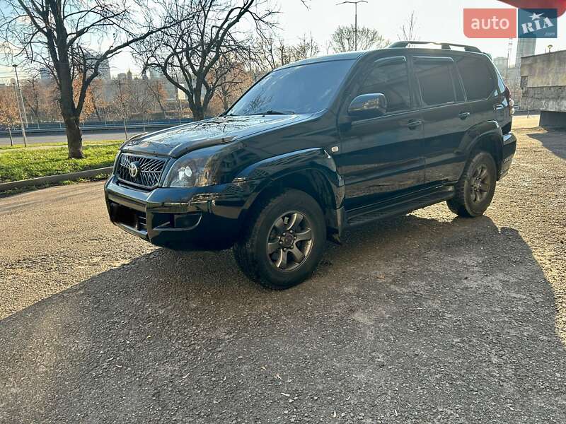 Внедорожник / Кроссовер Toyota Land Cruiser Prado 2005 в Киеве