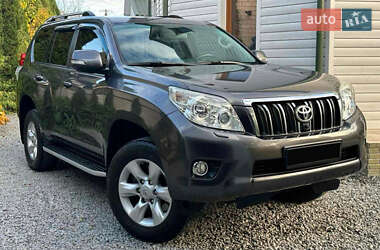Внедорожник / Кроссовер Toyota Land Cruiser Prado 2013 в Кельменцах