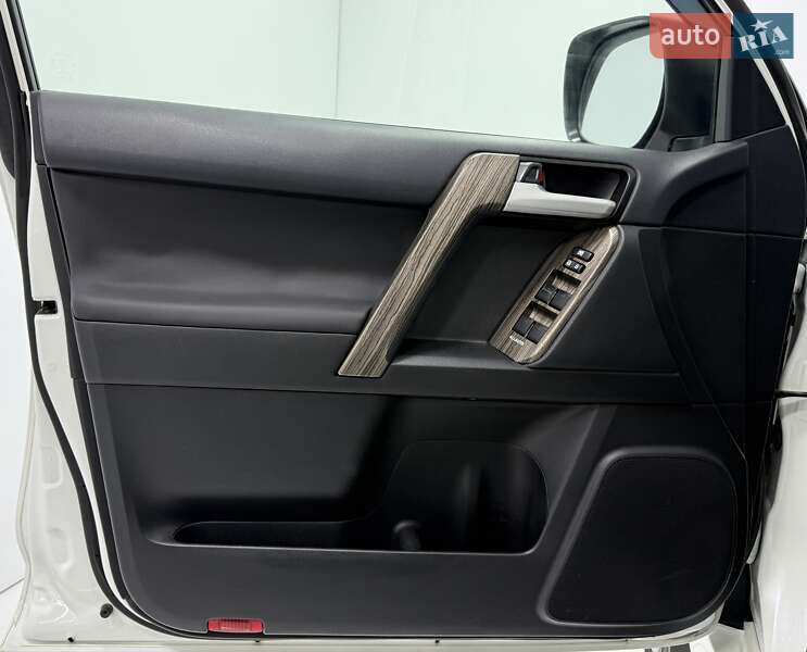 Внедорожник / Кроссовер Toyota Land Cruiser Prado 2020 в Одессе