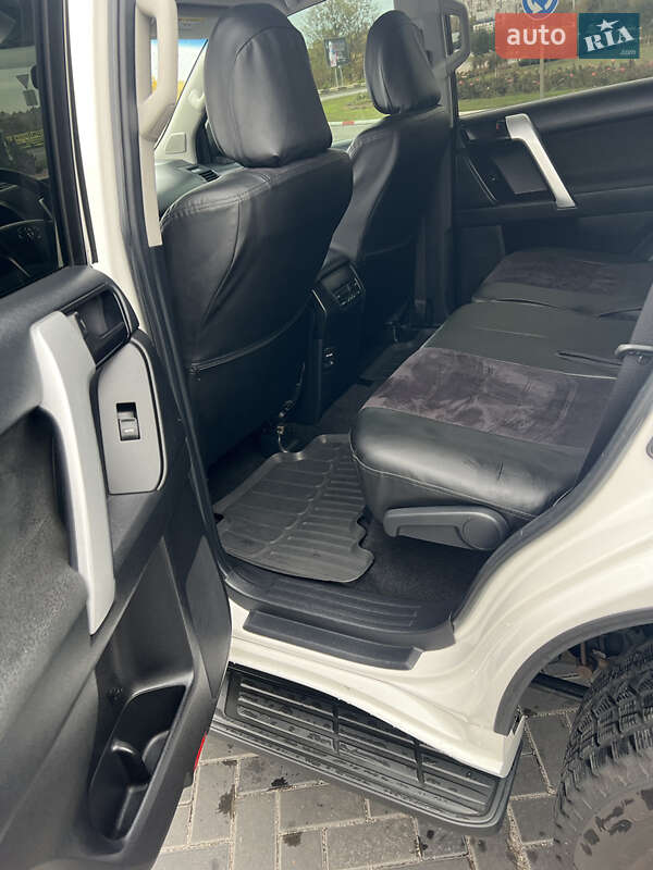 Внедорожник / Кроссовер Toyota Land Cruiser Prado 2019 в Запорожье