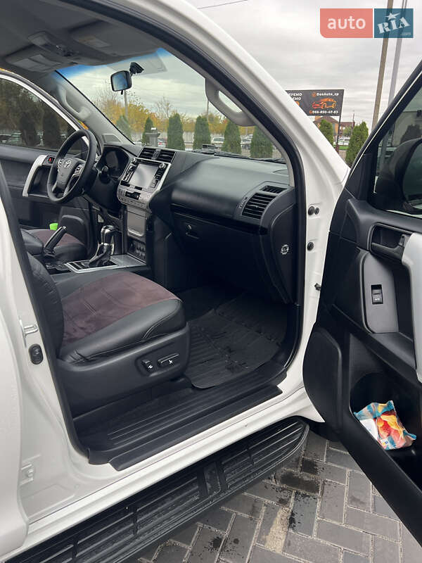 Внедорожник / Кроссовер Toyota Land Cruiser Prado 2019 в Запорожье
