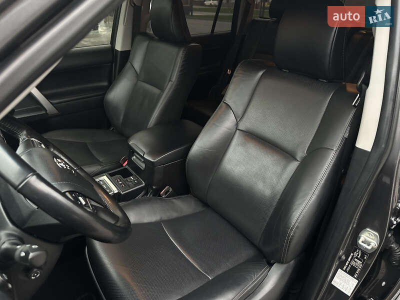 Позашляховик / Кросовер Toyota Land Cruiser Prado 2021 в Лубнах