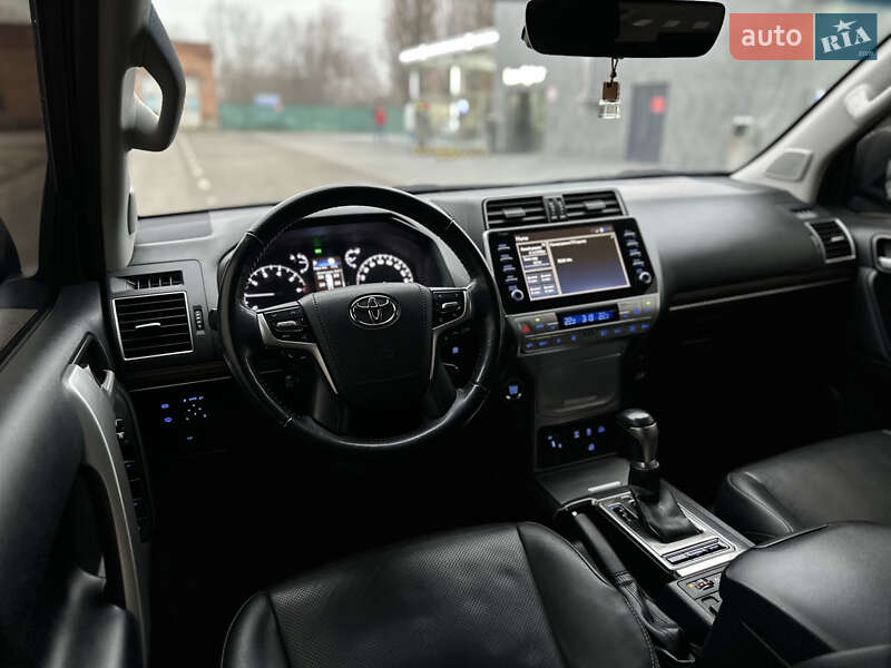 Позашляховик / Кросовер Toyota Land Cruiser Prado 2021 в Лубнах