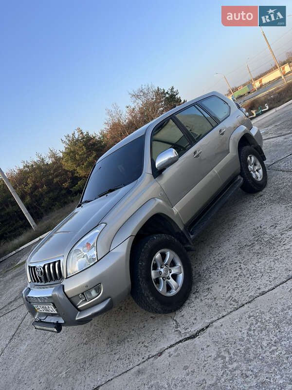 Внедорожник / Кроссовер Toyota Land Cruiser Prado 2004 в Каменском