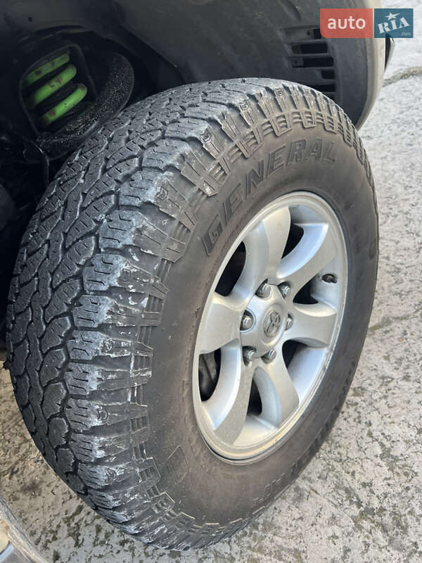 Внедорожник / Кроссовер Toyota Land Cruiser Prado 2004 в Каменском