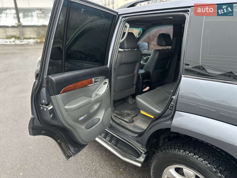 Позашляховик / Кросовер Toyota Land Cruiser Prado 2005 в Рівному