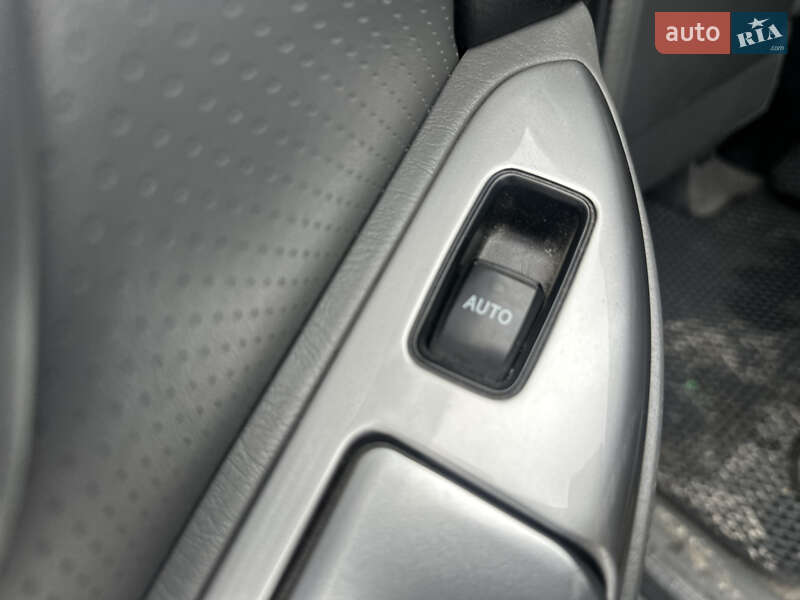 Позашляховик / Кросовер Toyota Land Cruiser Prado 2005 в Рівному