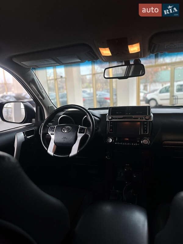 Внедорожник / Кроссовер Toyota Land Cruiser Prado 2017 в Николаеве