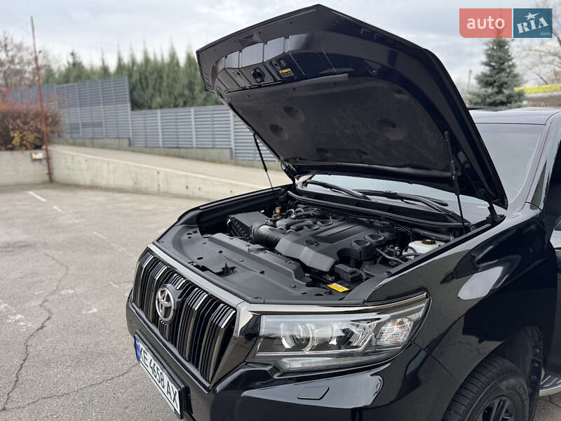Внедорожник / Кроссовер Toyota Land Cruiser Prado 2021 в Днепре