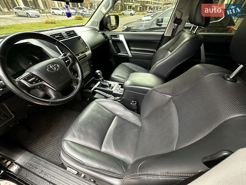 Внедорожник / Кроссовер Toyota Land Cruiser Prado 2021 в Киеве