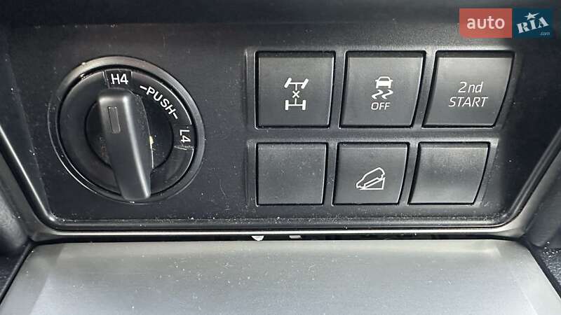 Позашляховик / Кросовер Toyota Land Cruiser Prado 2019 в Києві