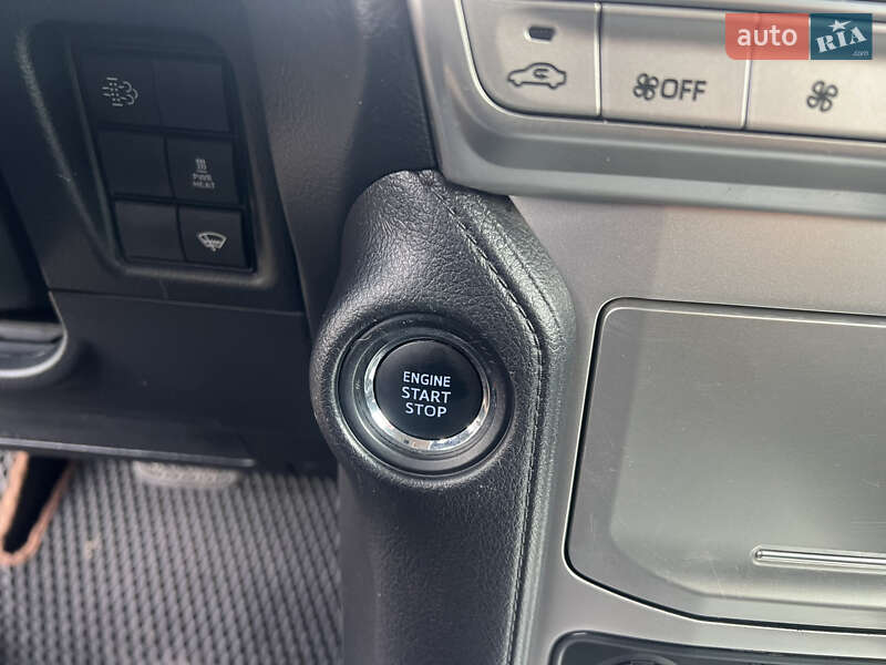 Позашляховик / Кросовер Toyota Land Cruiser Prado 2019 в Києві фото 25 Позашляховик / Кросовер Toyota Land Cruiser Prado 2019 в Києві