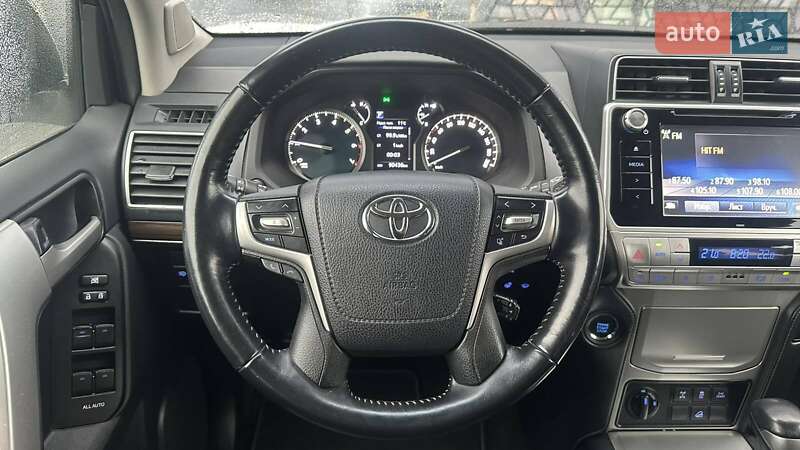 Позашляховик / Кросовер Toyota Land Cruiser Prado 2019 в Києві