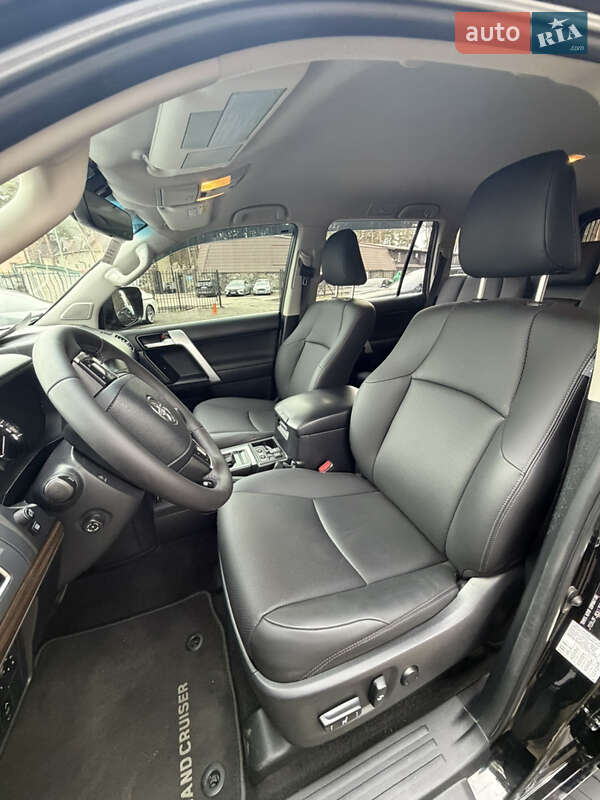 Позашляховик / Кросовер Toyota Land Cruiser Prado 2019 в Києві