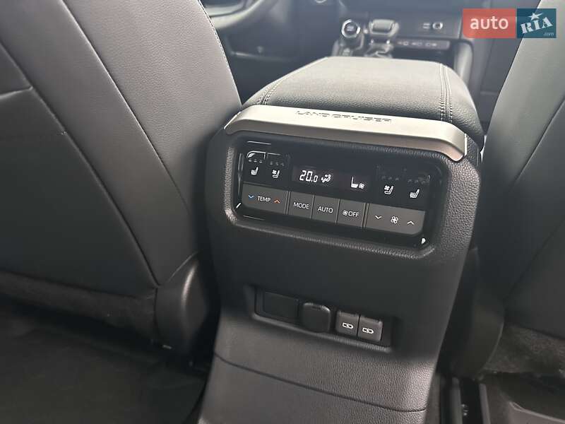 Позашляховик / Кросовер Toyota Land Cruiser Prado 2024 в Києві