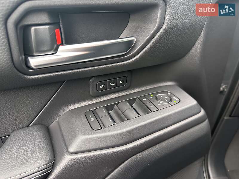 Позашляховик / Кросовер Toyota Land Cruiser Prado 2024 в Києві