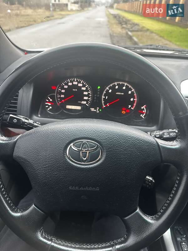 Позашляховик / Кросовер Toyota Land Cruiser Prado 2006 в Києві