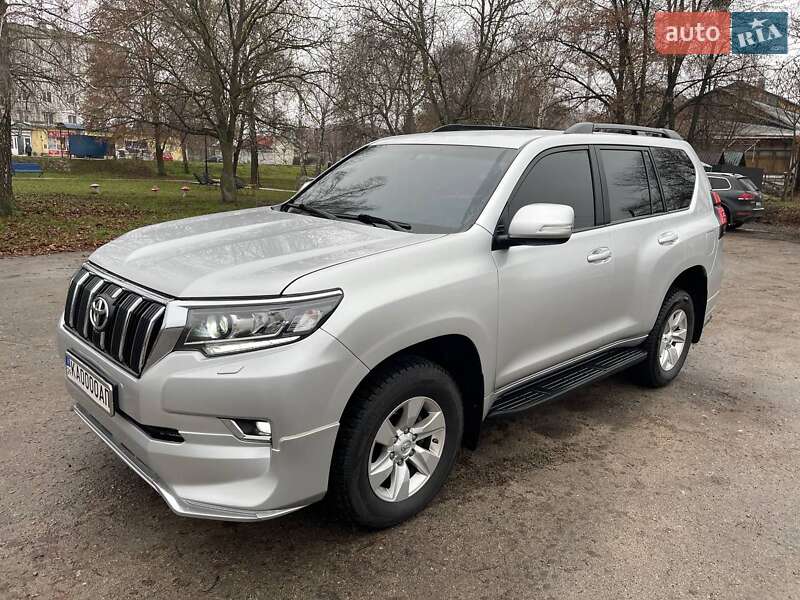 Позашляховик / Кросовер Toyota Land Cruiser Prado 2018 в Миронівці