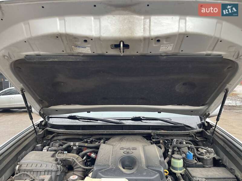 Позашляховик / Кросовер Toyota Land Cruiser Prado 2018 в Миронівці