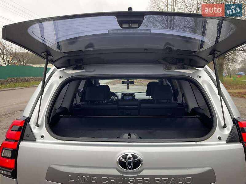 Позашляховик / Кросовер Toyota Land Cruiser Prado 2018 в Миронівці