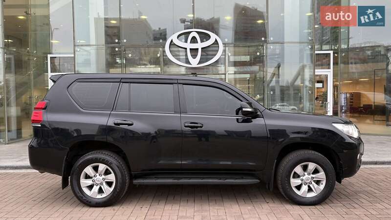 Внедорожник / Кроссовер Toyota Land Cruiser Prado 2019 в Киеве