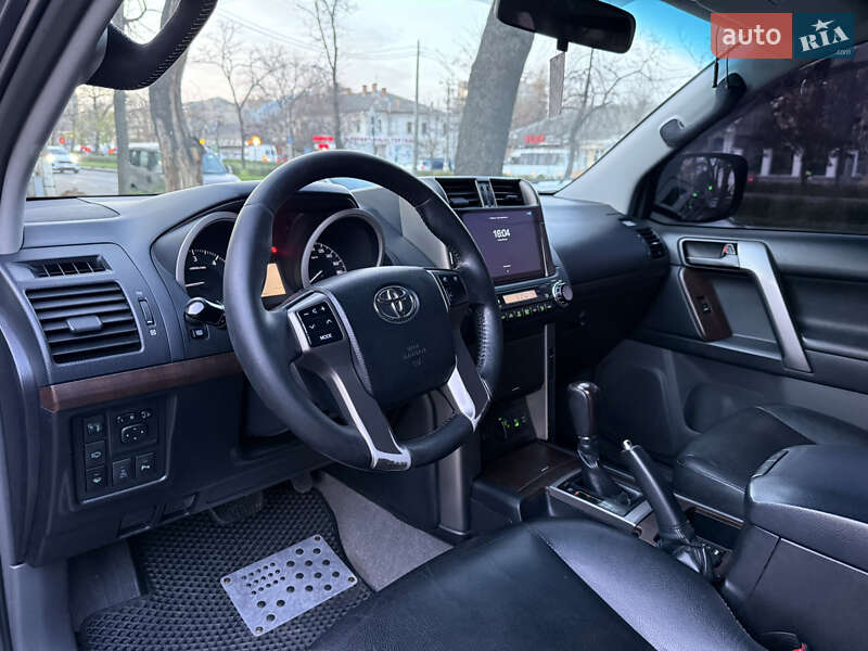Позашляховик / Кросовер Toyota Land Cruiser Prado 2013 в Миколаєві