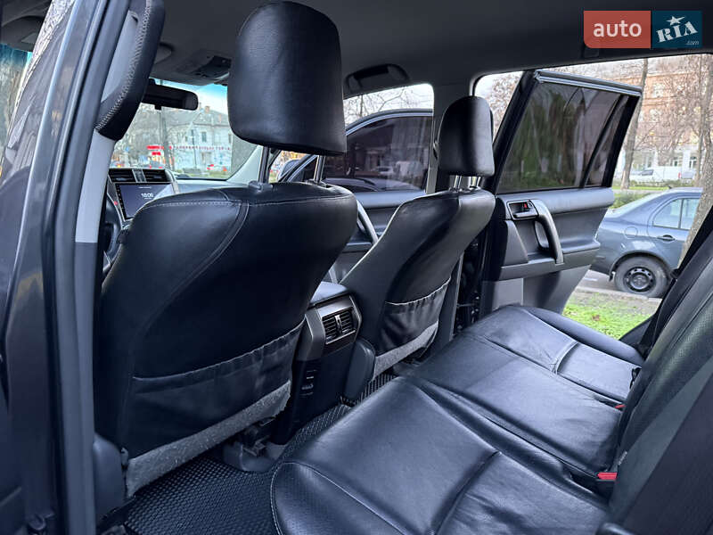 Позашляховик / Кросовер Toyota Land Cruiser Prado 2013 в Миколаєві