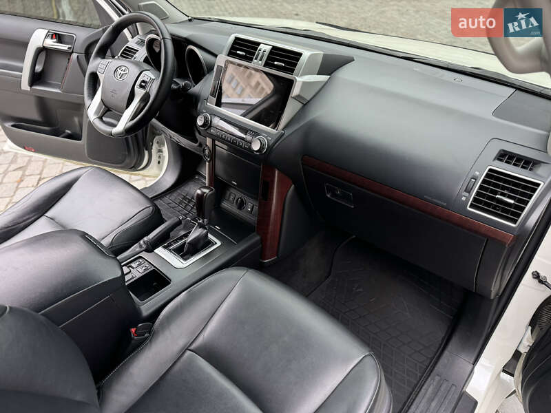 Позашляховик / Кросовер Toyota Land Cruiser Prado 2016 в Харкові