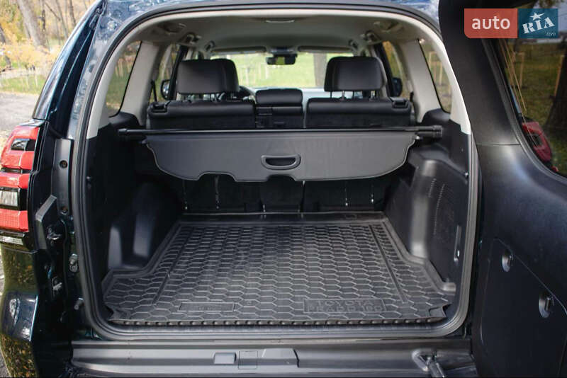 Внедорожник / Кроссовер Toyota Land Cruiser Prado 2017 в Киеве