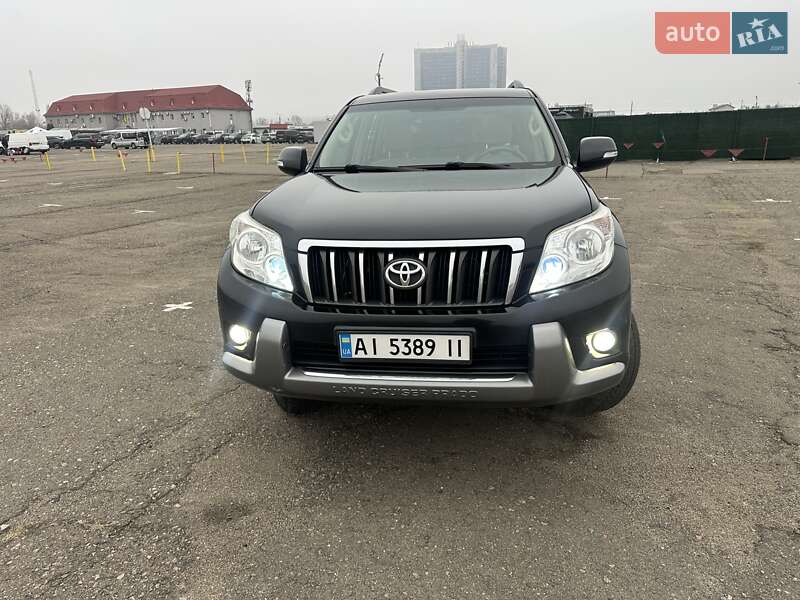 Позашляховик / Кросовер Toyota Land Cruiser Prado 2010 в Києві