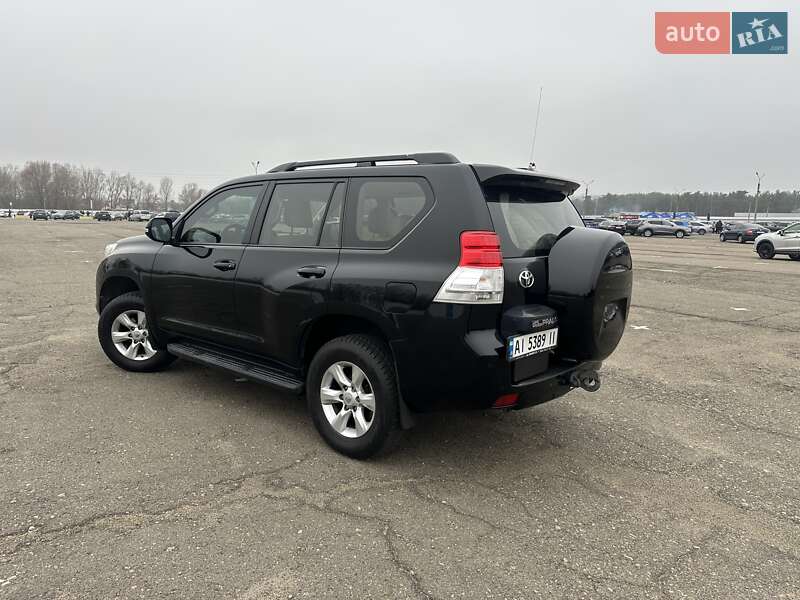 Позашляховик / Кросовер Toyota Land Cruiser Prado 2010 в Києві