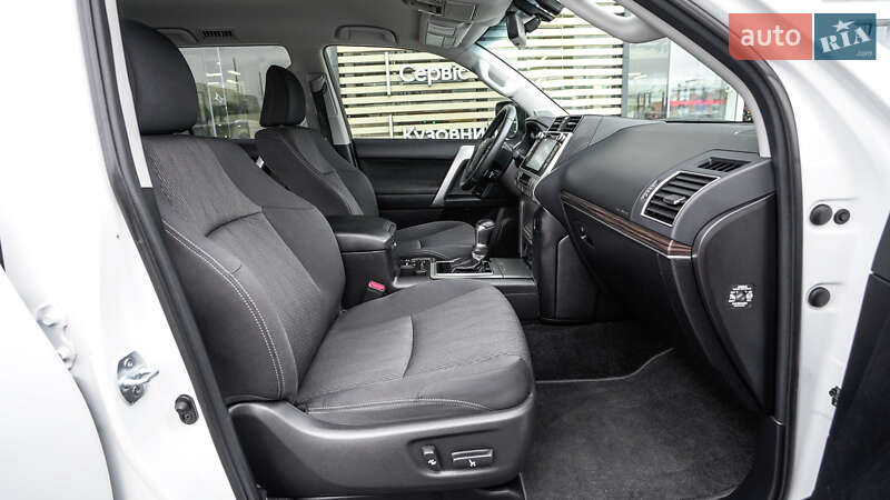 Внедорожник / Кроссовер Toyota Land Cruiser Prado 2020 в Львове