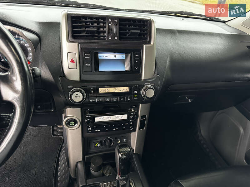 Позашляховик / Кросовер Toyota Land Cruiser Prado 2010 в Тернополі