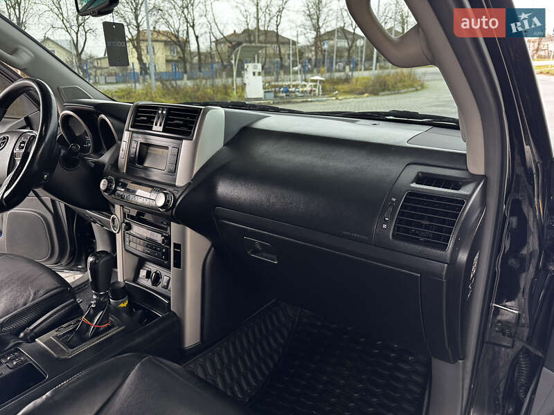 Позашляховик / Кросовер Toyota Land Cruiser Prado 2010 в Тернополі