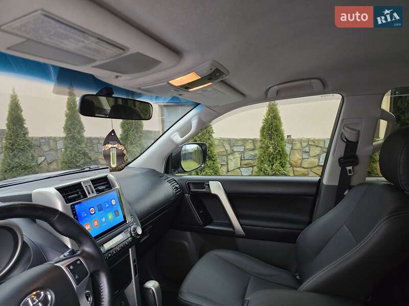 Позашляховик / Кросовер Toyota Land Cruiser Prado 2012 в Івано-Франківську