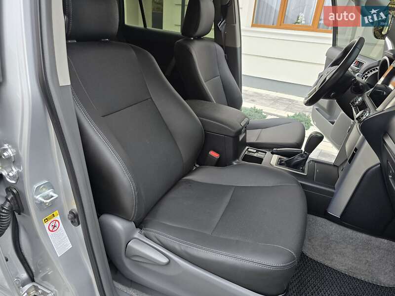 Позашляховик / Кросовер Toyota Land Cruiser Prado 2012 в Івано-Франківську