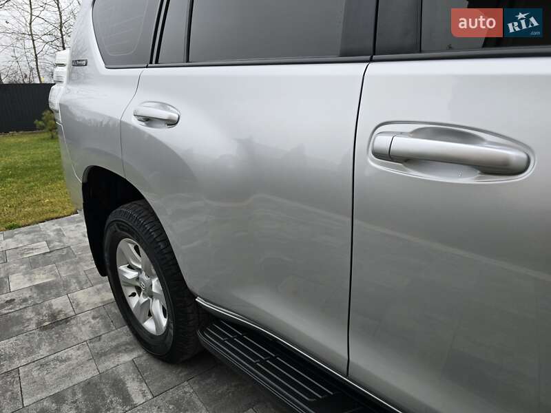 Позашляховик / Кросовер Toyota Land Cruiser Prado 2012 в Івано-Франківську