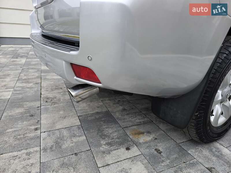 Позашляховик / Кросовер Toyota Land Cruiser Prado 2012 в Івано-Франківську