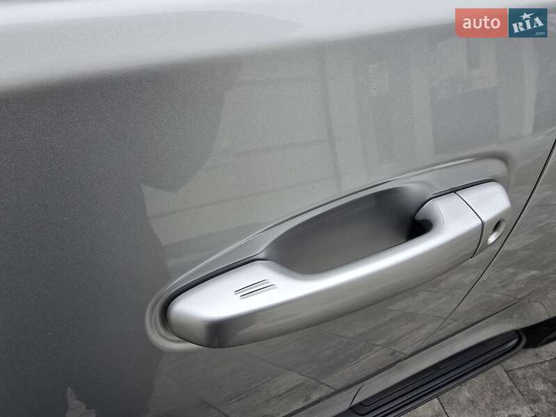 Позашляховик / Кросовер Toyota Land Cruiser Prado 2012 в Івано-Франківську