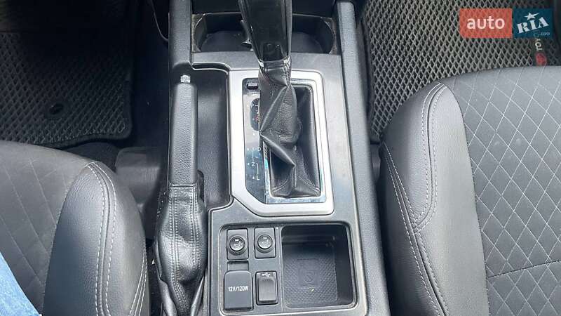 Внедорожник / Кроссовер Toyota Land Cruiser Prado 2015 в Киеве