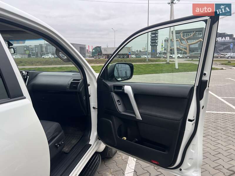 Позашляховик / Кросовер Toyota Land Cruiser Prado 2019 в Луцьку