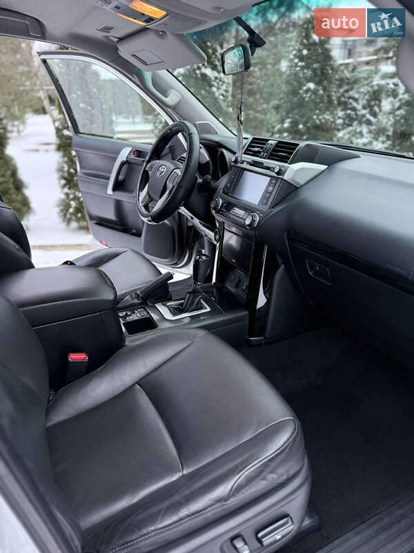 Внедорожник / Кроссовер Toyota Land Cruiser Prado 2014 в Львове фото 14 Внедорожник / Кроссовер Toyota Land Cruiser Prado 2014 в Львове