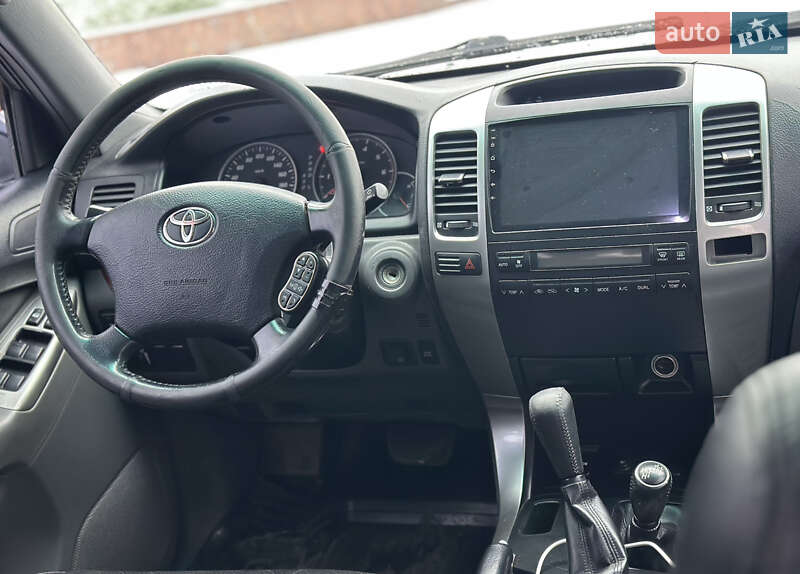 Внедорожник / Кроссовер Toyota Land Cruiser Prado 2006 в Днепре