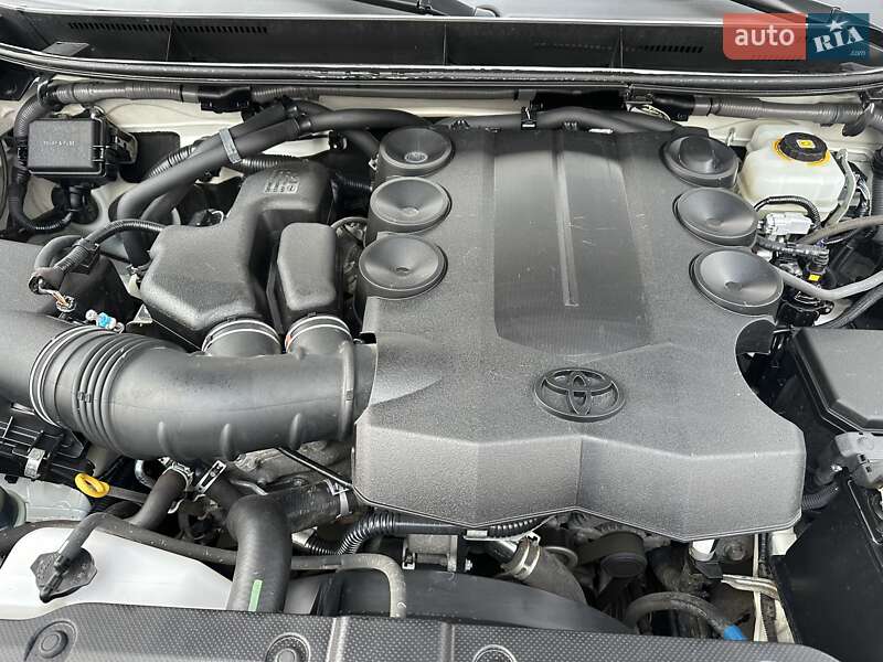 Внедорожник / Кроссовер Toyota Land Cruiser Prado 2019 в Мукачево