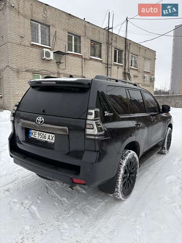 Внедорожник / Кроссовер Toyota Land Cruiser Prado 2022 в Днепре