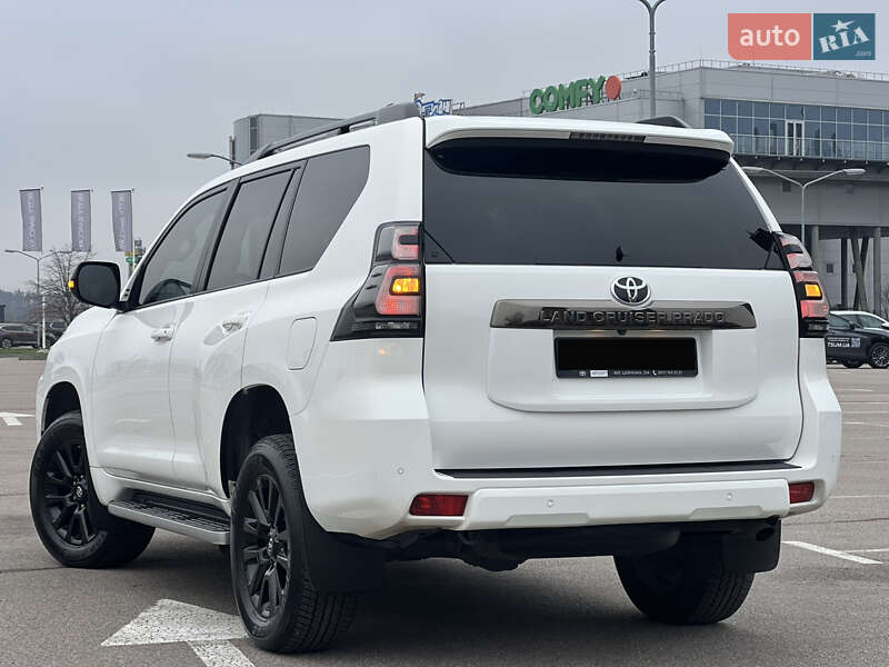 Внедорожник / Кроссовер Toyota Land Cruiser Prado 2021 в Киеве